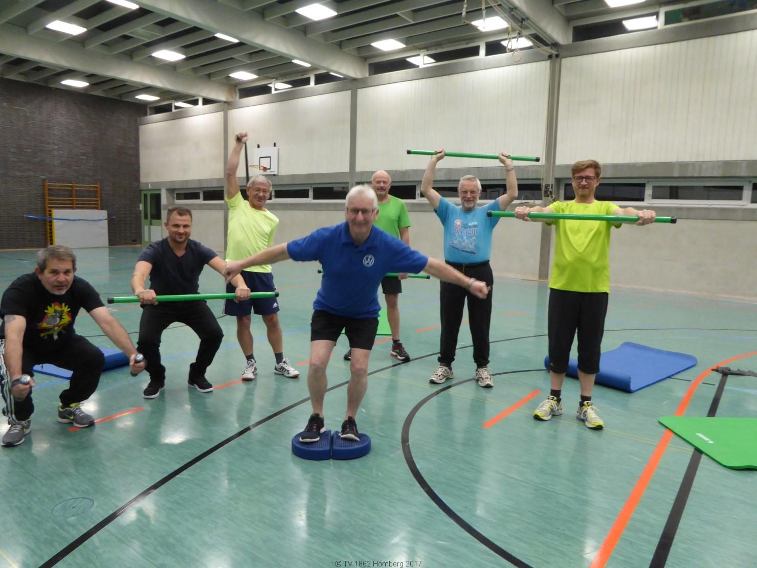 Turnen und leichter Sport im Alter fördern das körperliche Wohlergehen