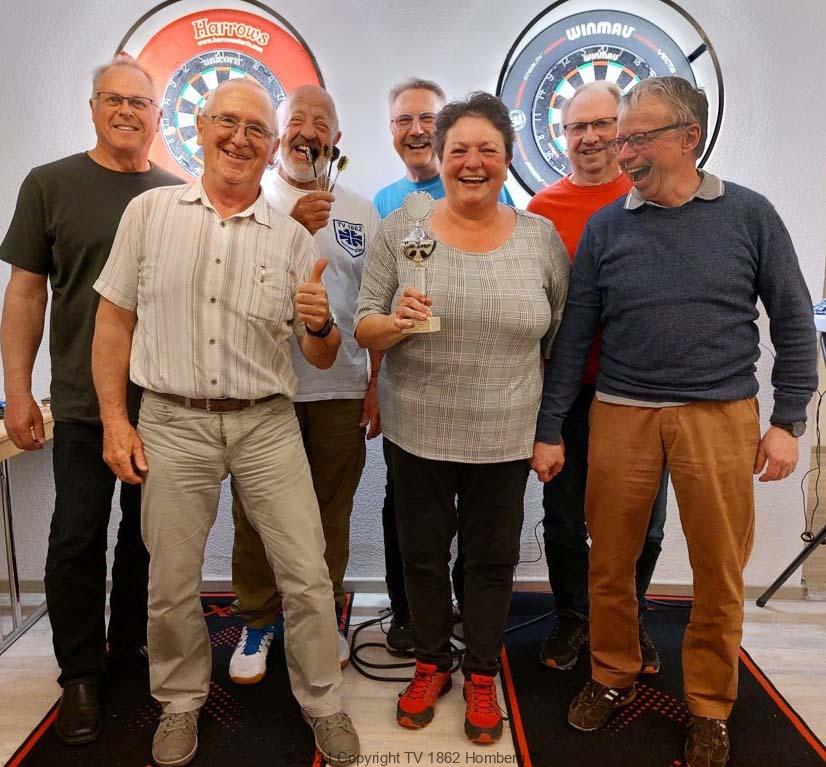Saisonausklang mit Dart-Wettkampf im Vereinsheim