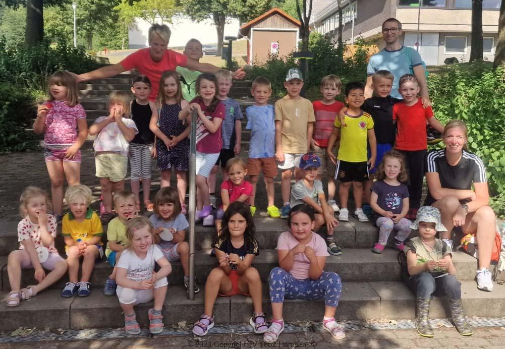 Fröhlicher Abschluss vor den Ferien für die Kinderturn-Gruppe