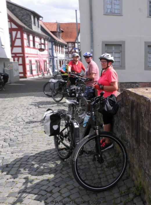 Vulkanbiker des TV 1862 Homberg auf Radtour durch die Wetterau
