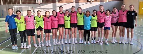 Fröhliches Abschlusstraining der Handballmädchen vom TV 1862 Homberg e.V.