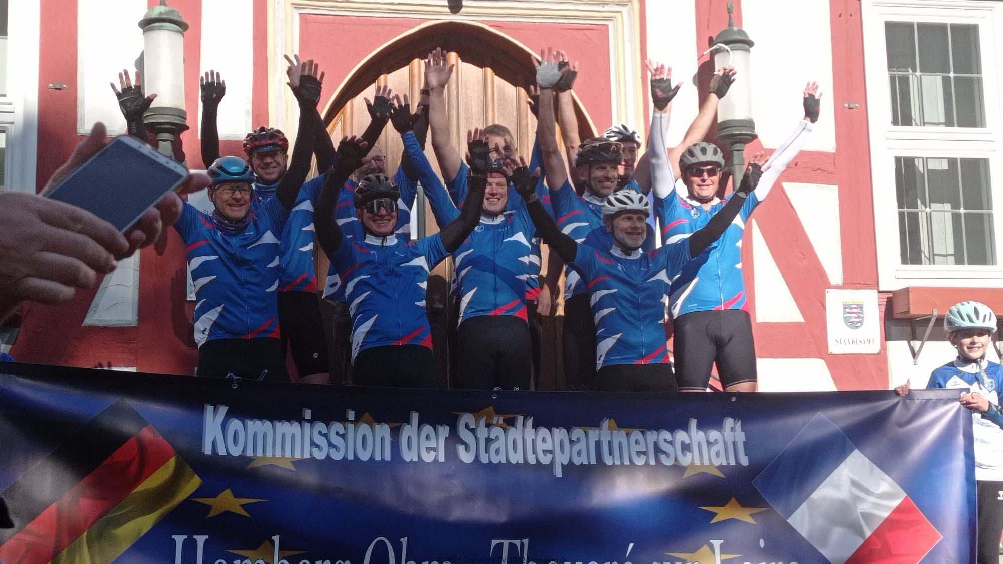 Mountainbike-Gruppe fährt von Homberg nach Thouaré