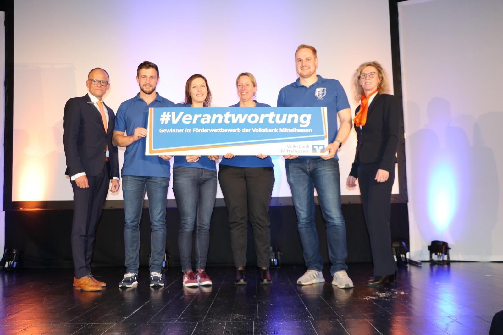 Handballabteilung gewinnt bei Volksbank-Aktion „Gemeinsam für Mittelhessen - Packen wir es an!“